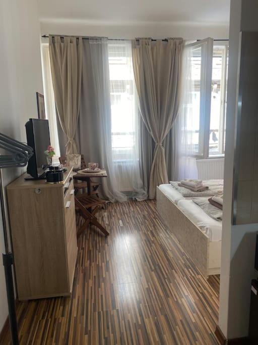Apartmán Old Town Benediktska 6 *